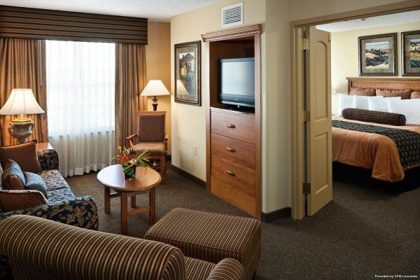 ClubHouse Hotel and Suites (Sioux Falls)